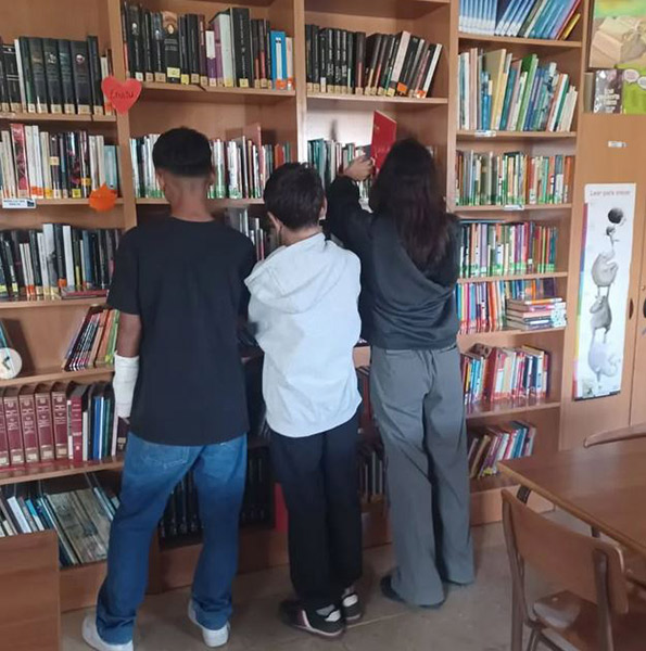Biblioteca del col·legi Biblioteca del col·legi